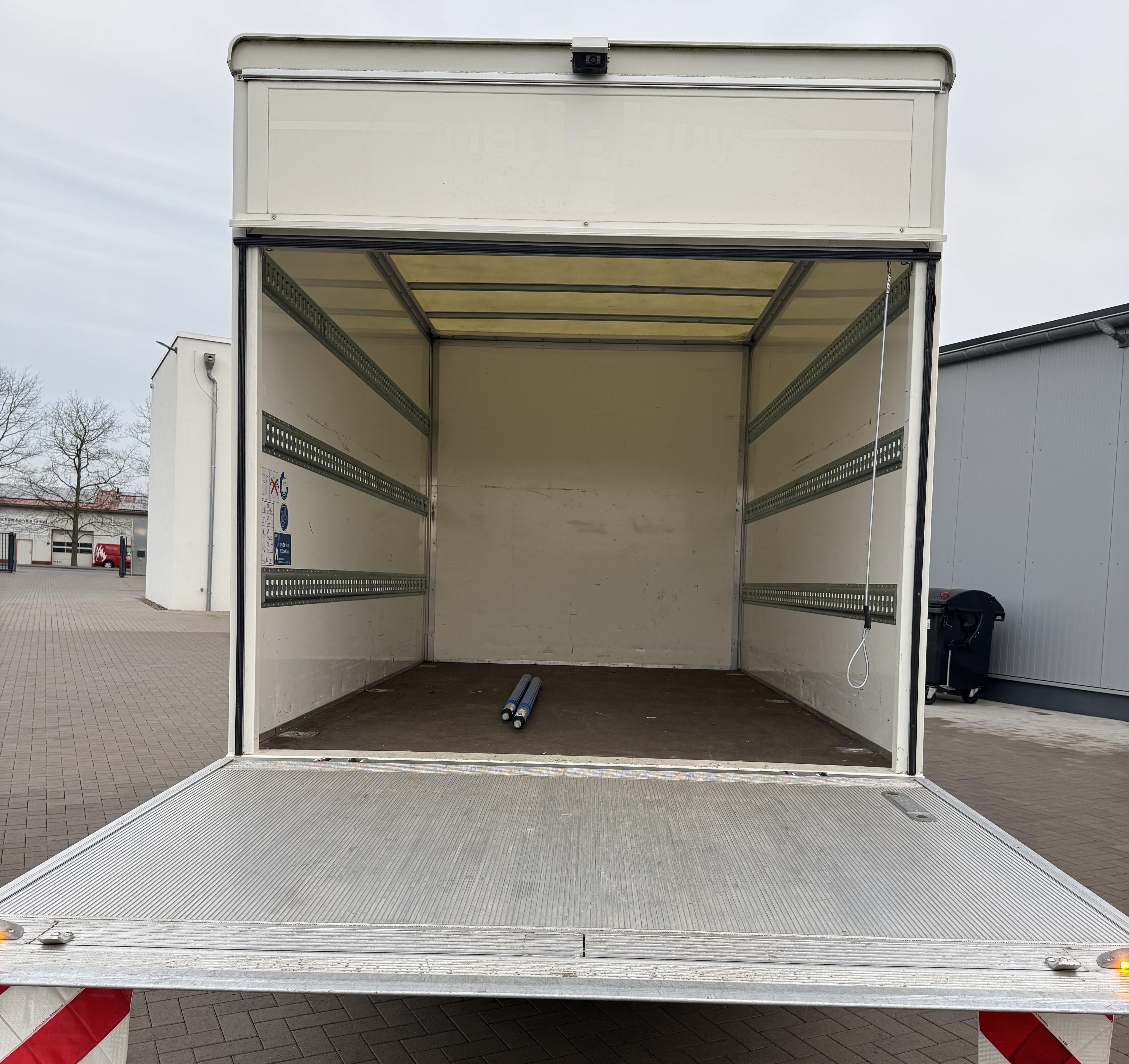 Gebrauchtfahrzeug Volkswagen Crafter 50, weiß, EZ: 10.05.2021