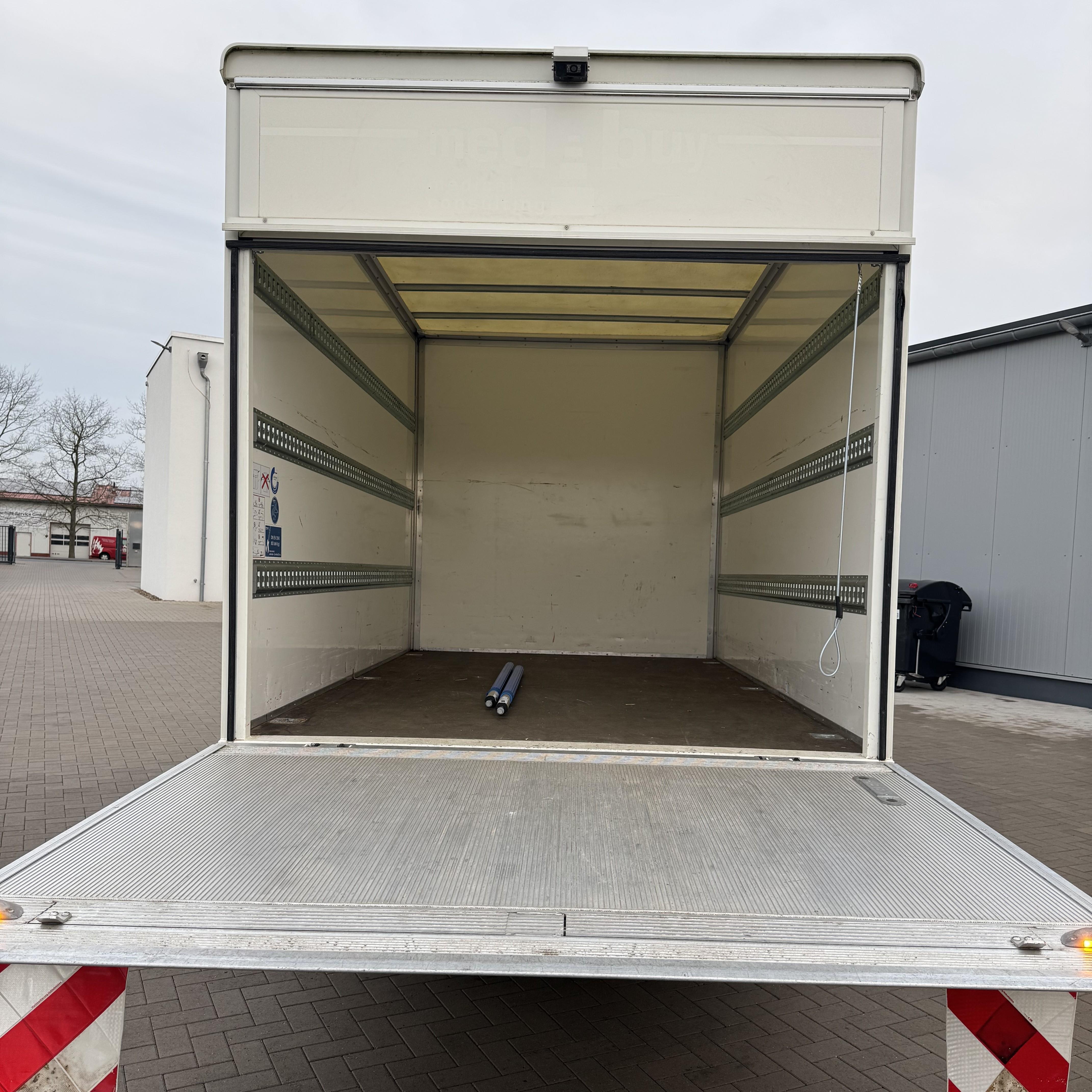 Gebrauchtfahrzeug Volkswagen Crafter 50, weiß, EZ: 10.05.2021